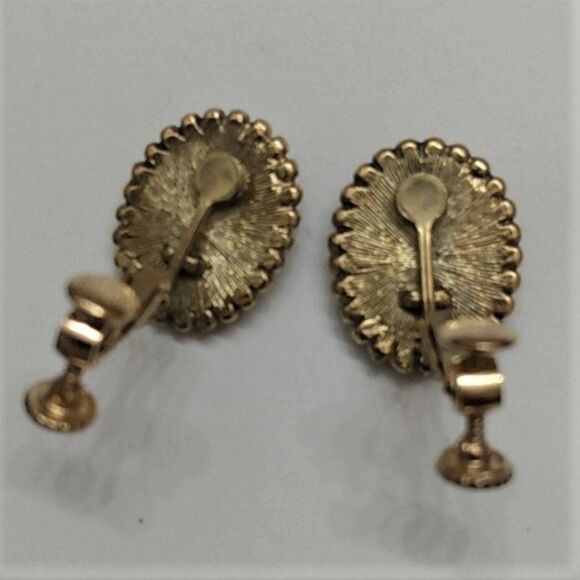 Vintage Napier Gold Tone Black Oval Stone Screw Back Clip Earrings - Picture 5 of 6